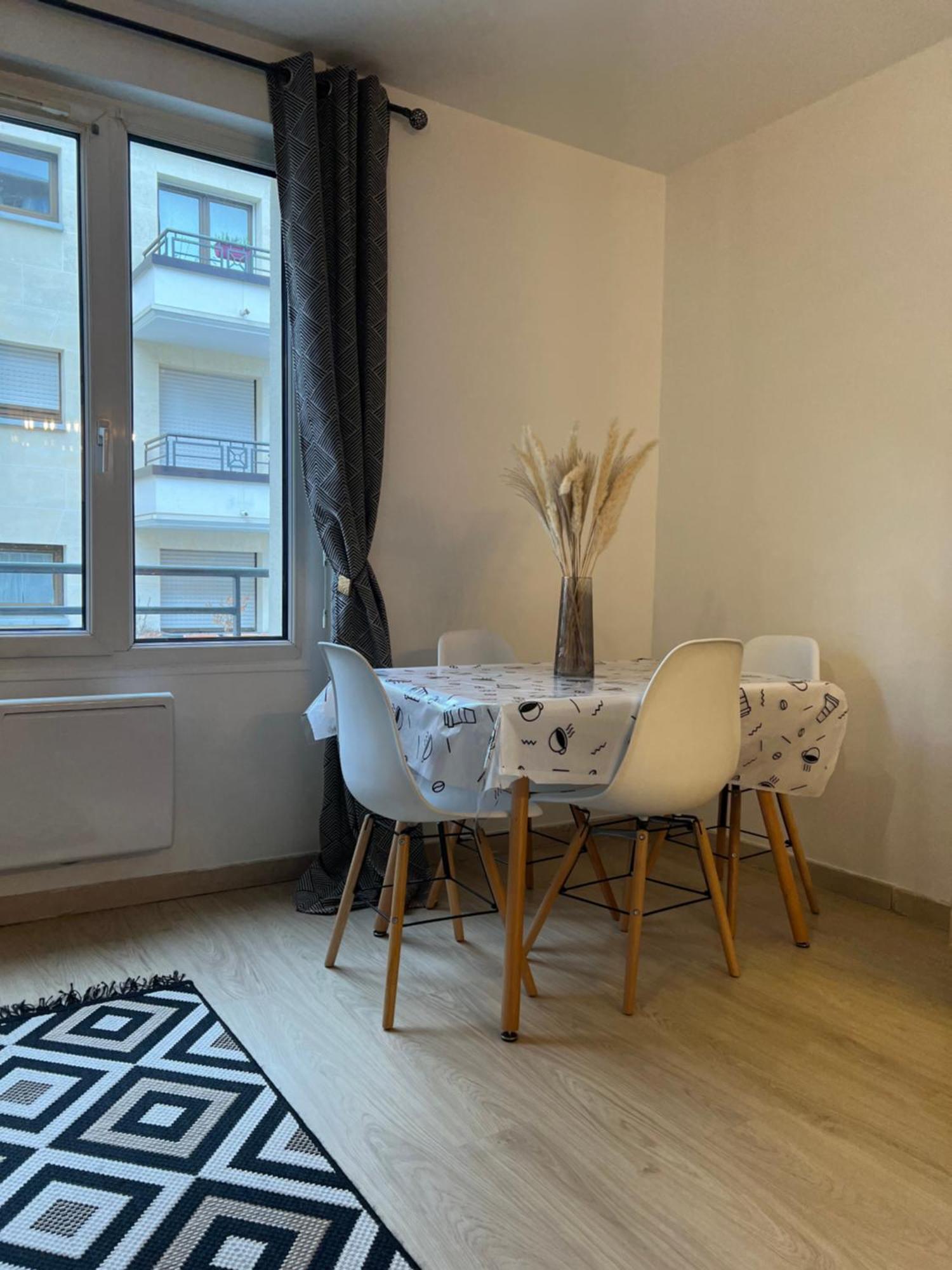 Appartement Lumineux A 2 Pas D'Enghien 蒙莫朗西 外观 照片